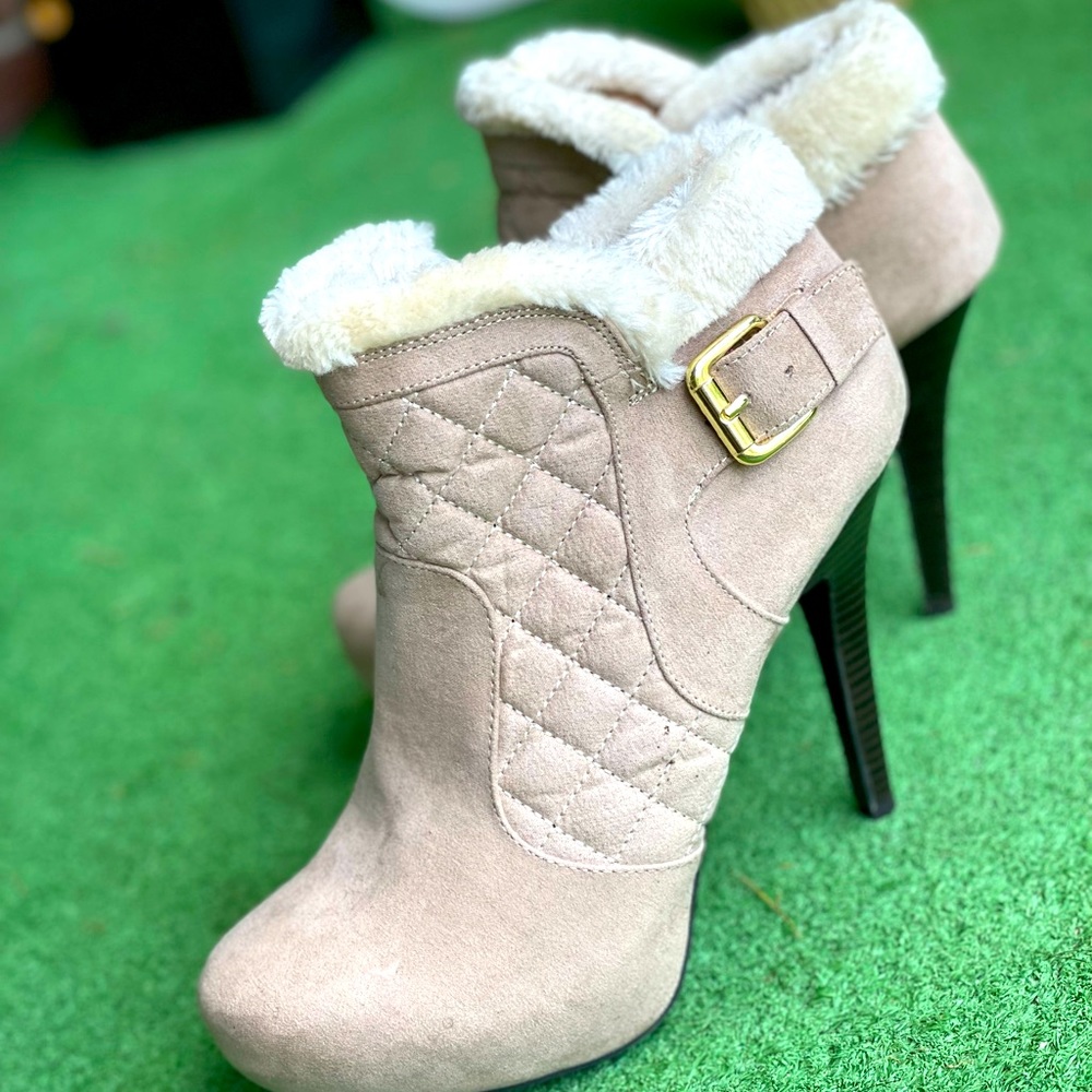 Gorgeous ankle booties!!!